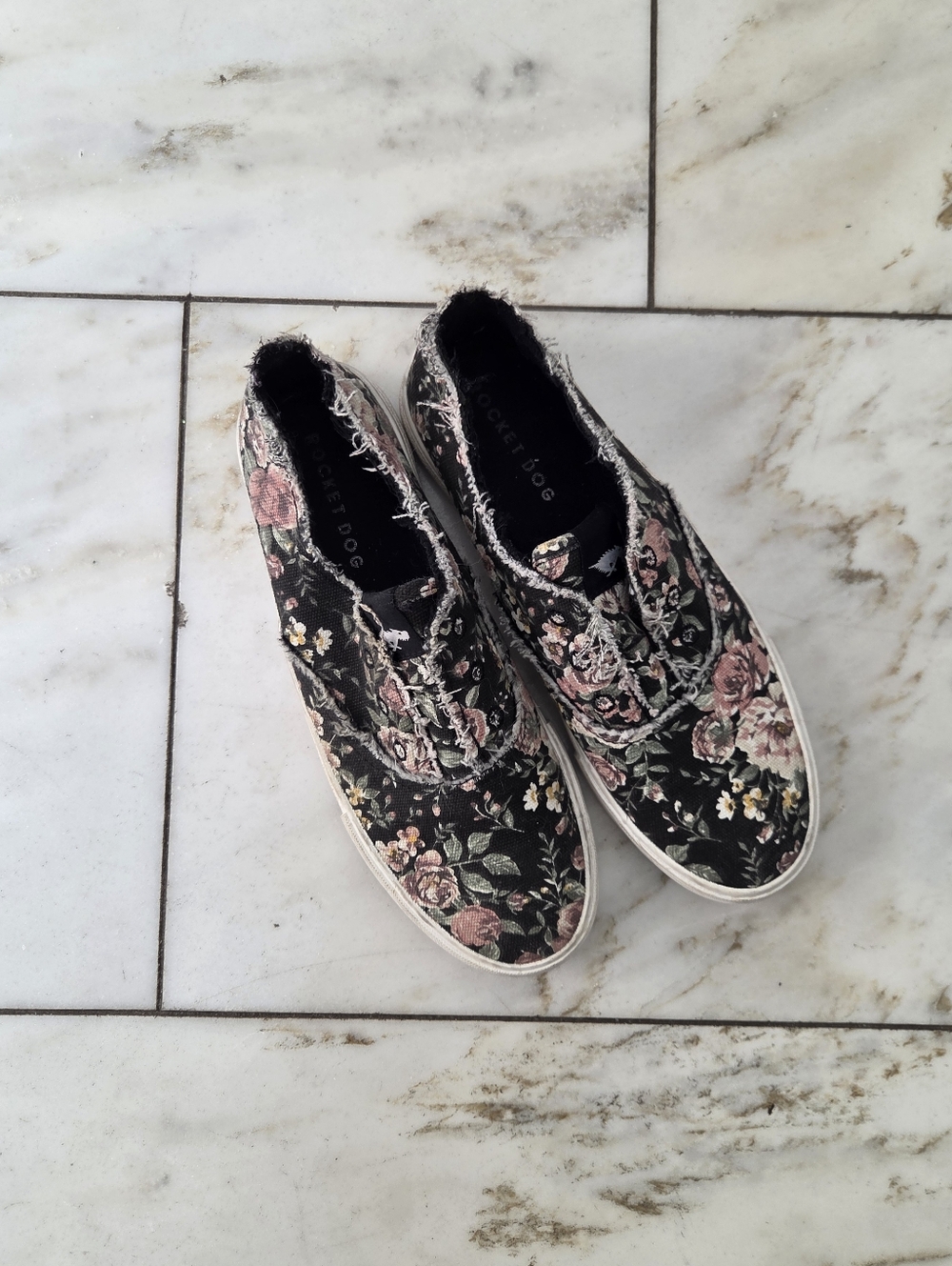 Rocket Dog Black And Pink Moody Floral Slip On Sneaker Size 8.5